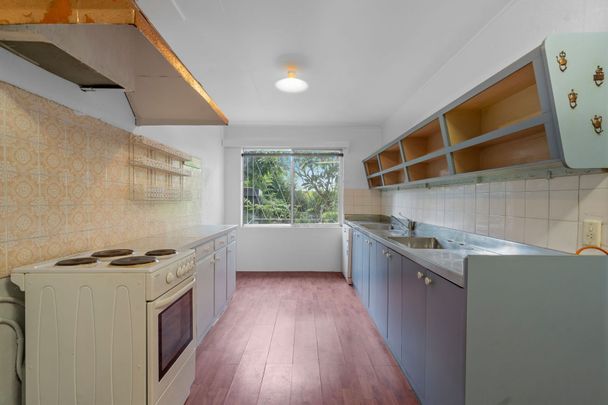 Charming Low-set Brick - Photo 1