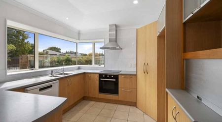 Fresh Townhouse on Featherston! - Photo 2