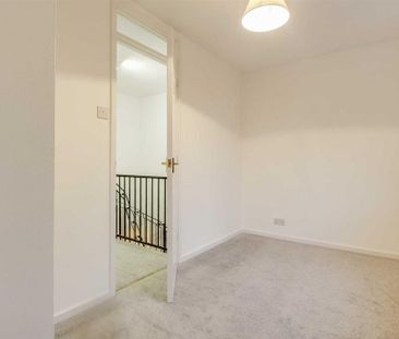 2 bedroom semi-detached house to rent - Photo 3