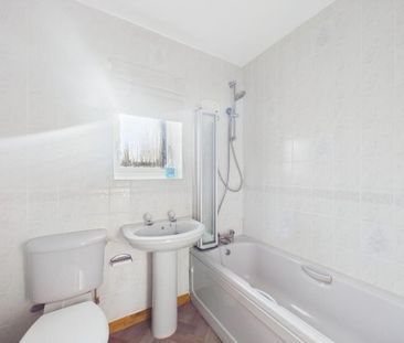 2 bedroom semi-detached bungalow to rent - Photo 5