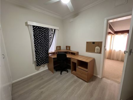 Central Location - Fully Furnished - Photo 3