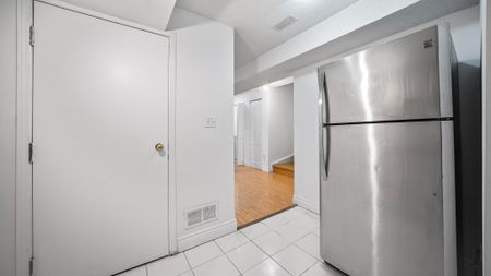 For Lease - 128 Breton Avenue Unit# Lower, Mississauga, Ontario - Photo 2