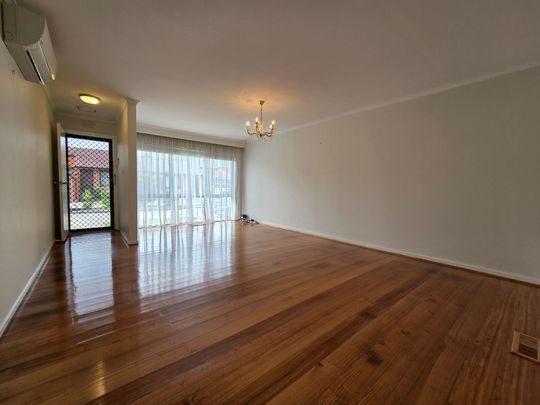 2 Bed Unit in Perfect Location - Photo 1