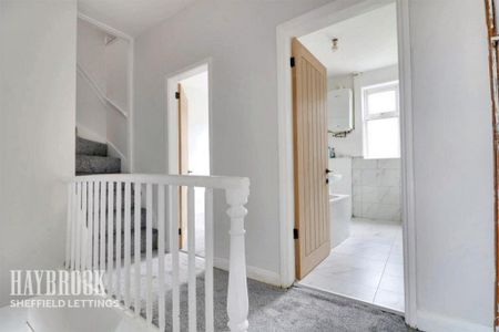 3 bedroom terraced house to rent - Photo 2