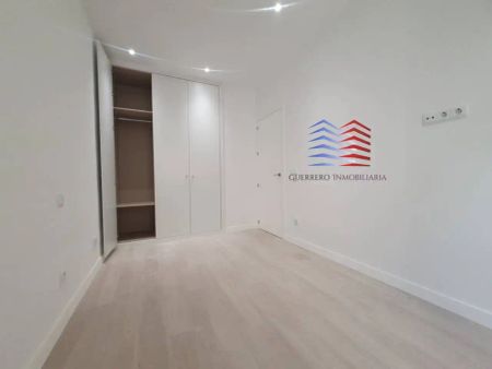 Apartamento de alquiler en Calle Narváez, Ibiza de Madrid - Photo 4