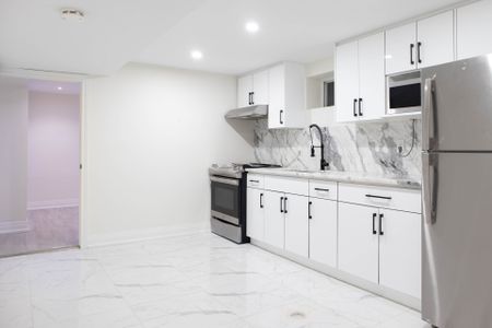 For Lease - 36 Electro Road, Toronto, Ontario - Photo 4