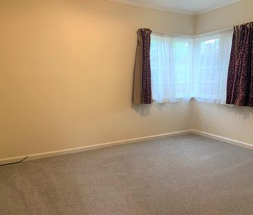 Warm 2 Bedroom + Office Home with extra Rumpus/Hobby Space - Photo 2