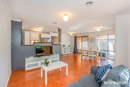 Renovated, Low Maintenance Living - Photo 4