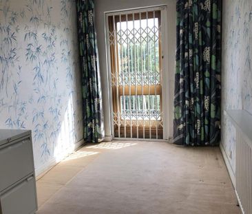3 bedroom maisonette to rent - Photo 2