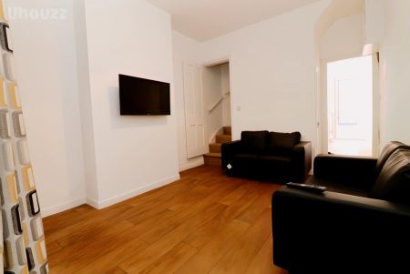 Entire Place·3B3B···62 Colchester Street - Photo 3