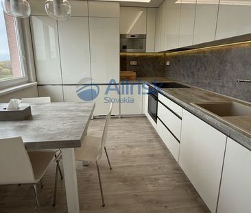 Krásny čiastočne zariadený 3-izbový byt s balkónom na prenájom - Fotografia 6