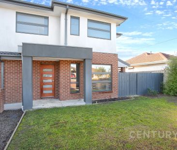 Modern 2 Bedroom Townhouse - Photo 6