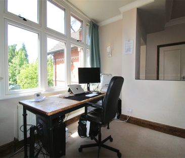 Whitefield, Stockport - Photo 4