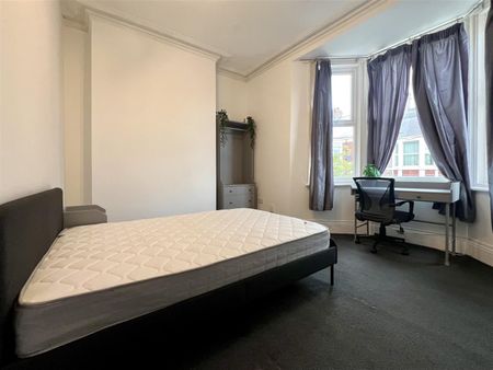 Amble Grove, Newcastle Upon Tyne - Photo 2