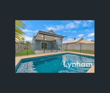 Central 3 Bedroom Home With In-Ground Pool - Photo 5