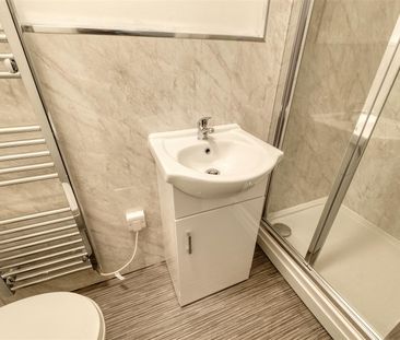 1 Beds - House share - - Photo 2