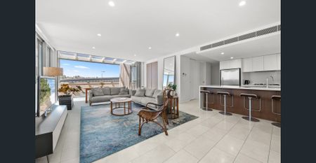 Penthouse Apartment with Superb Entertainer's Terrace & Spectacular Ocean Views - Photo 3