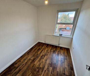 Park Road, Dudley, Netherton - Photo 2