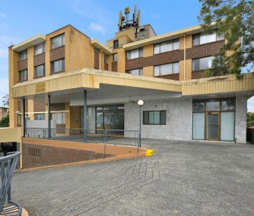 Fully-Furnished Studio Apartment in Heart of Lower North Shore - Photo 4