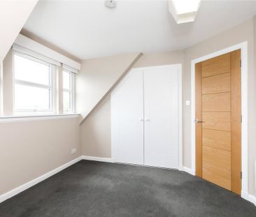 4 bedroom detached house to rent - Photo 2