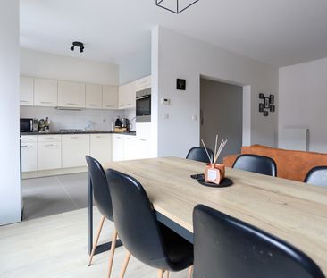 Instapklaar 2 slpk appartement met garage - Photo 3