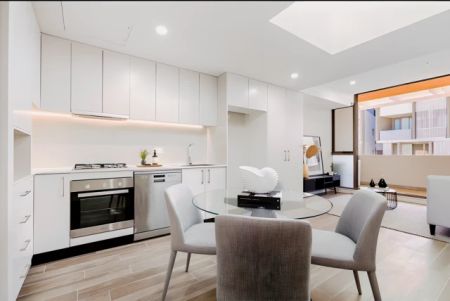 3 Sonny Leonard, Sydney - Photo 2