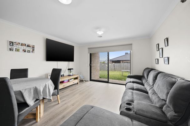 16 Dahlia Street, Bonshaw - Photo 1