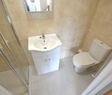 1 bedroom in a house share to rent - Photo 6