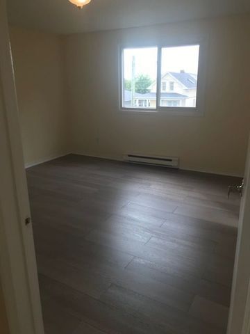 For Lease - 520 Bloor Street Unit# 3, Oshawa, Ontario - Photo 4