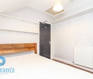 4 bed Mid Terraced House for Rent - Photo 4