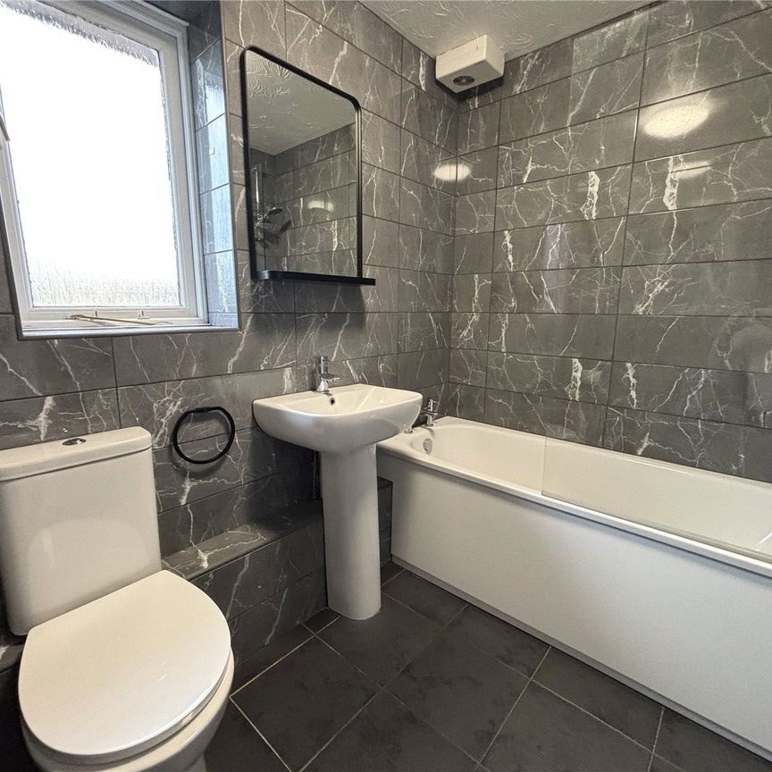 Ascot Court, Aldershot, Hampshire, GU11 - Photo 1