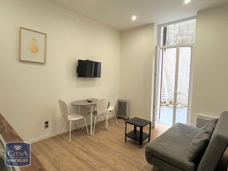 Location Appartement 1 pièce 24m² MARSEILLE 1er - Photo 2