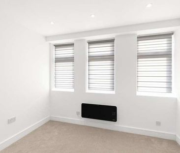 London Road, Sittingbourne, Kent, ME10 - Photo 2