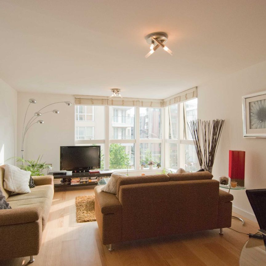 Water Gardens Square, London, SE16 6RF - Photo 1