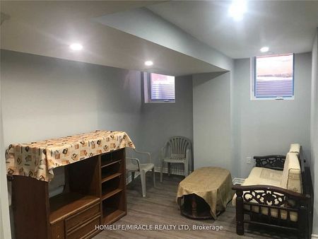 For Lease - 93 Whitehouse Crescent, Brampton, Ontario - Photo 2