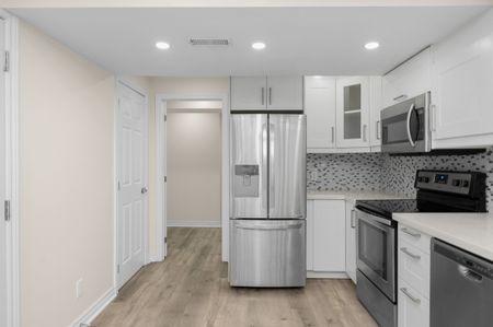 For Lease - 26 Phillipo Drive, Hamilton, Ontario - Photo 2