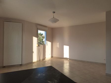 Location Appartement 1 pièce 34m² FONTAINE LES DIJON 21121 - Photo 2