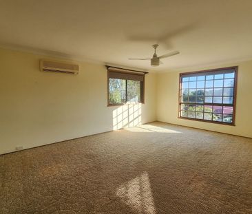 Spacious and elevated home in Camelot Estate - Photo 5