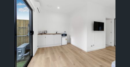 Private Ensuite Room with Courtyard - All Bills & Internet Included | From $285/week - Photo 4