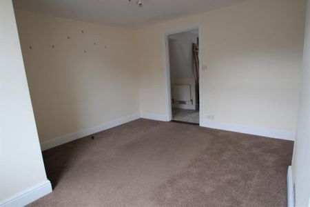 2 bedroom terraced house to rent - Photo 2