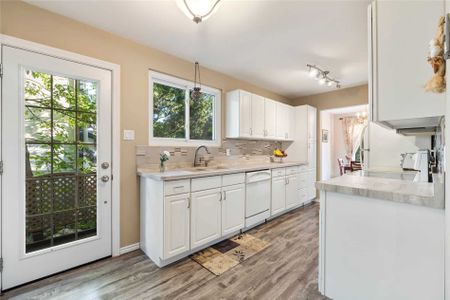 For Lease - 249 Hodgson Drive, Newmarket, Ontario - Photo 5