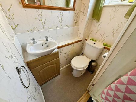 1 bedroom semi-detached house to rent - Photo 2
