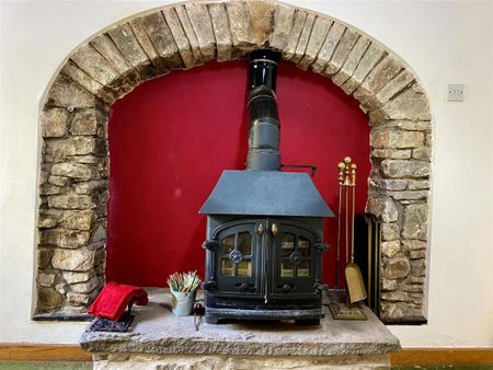 4 bedroom detached house to rent - Photo 4