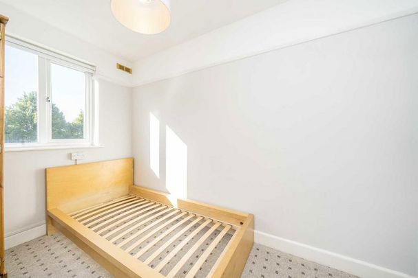 3 bedroom flat to rent - Photo 1