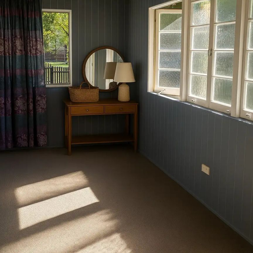 “3 BEDROOM HOUSE IN A QUIET STREET” - Photo 1