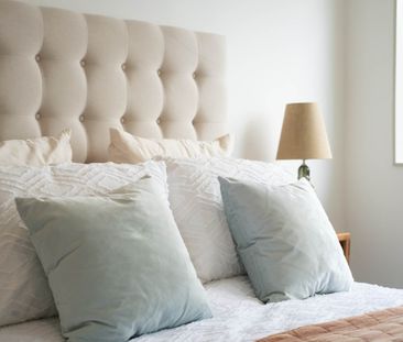 Brand New Rental – Modern Living in a Prime Location! - Photo 6