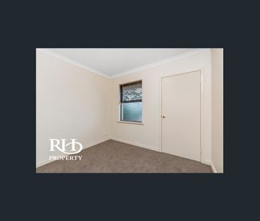 Spacious 3 x 2 townhouse - quiet & secure - Photo 1