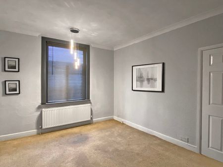 2 Bed Terraced House, Swallow Avenue, LS12 - Photo 4