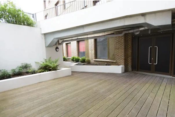 Platinum Studio - Photo 1