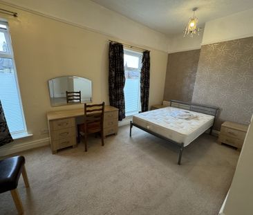 East Parade, Heworth - P10537 - Photo 5